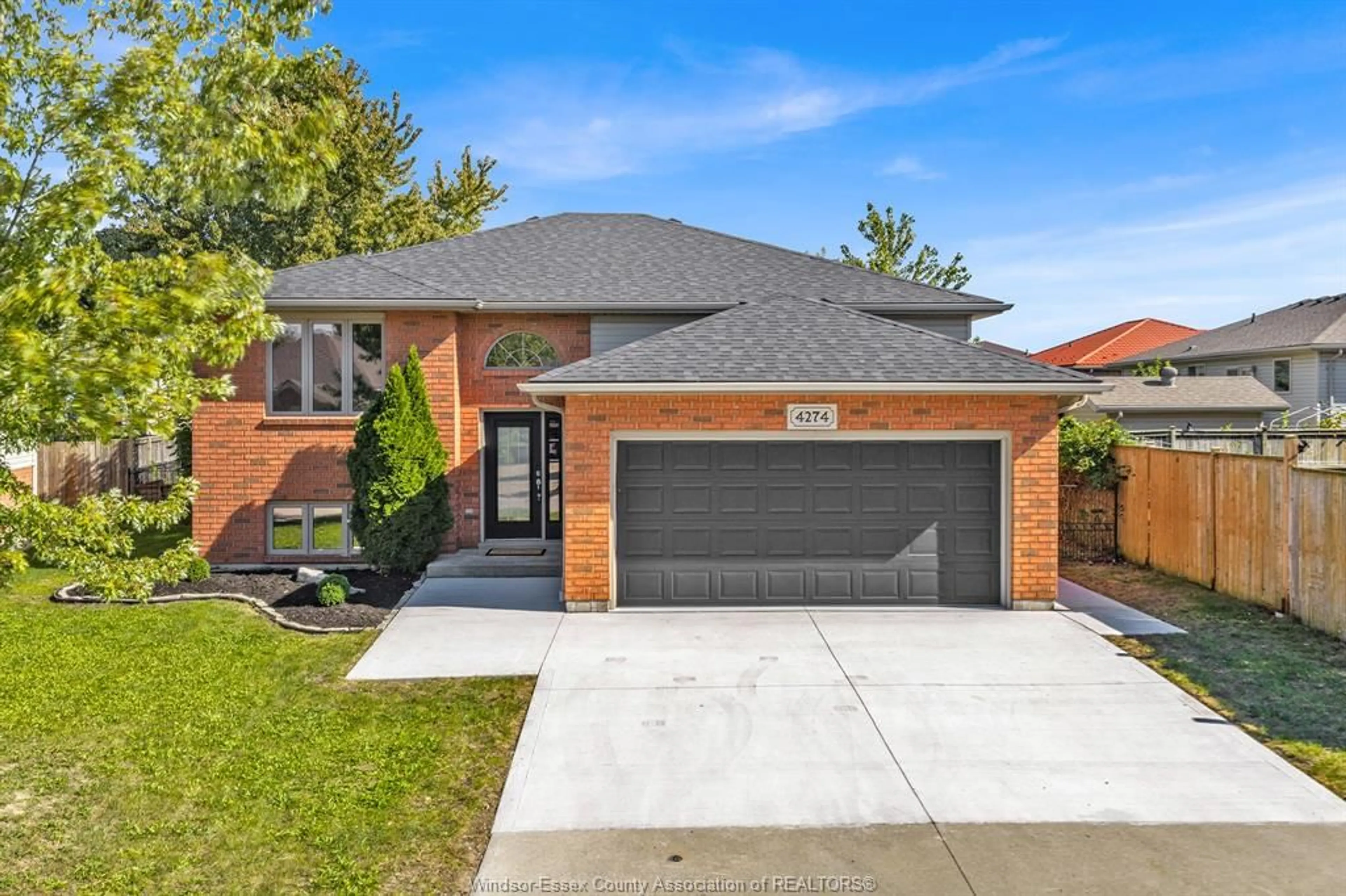 Home with brick exterior material, street for 4274 DENNISON Crt, Windsor Ontario N9G 2Y8