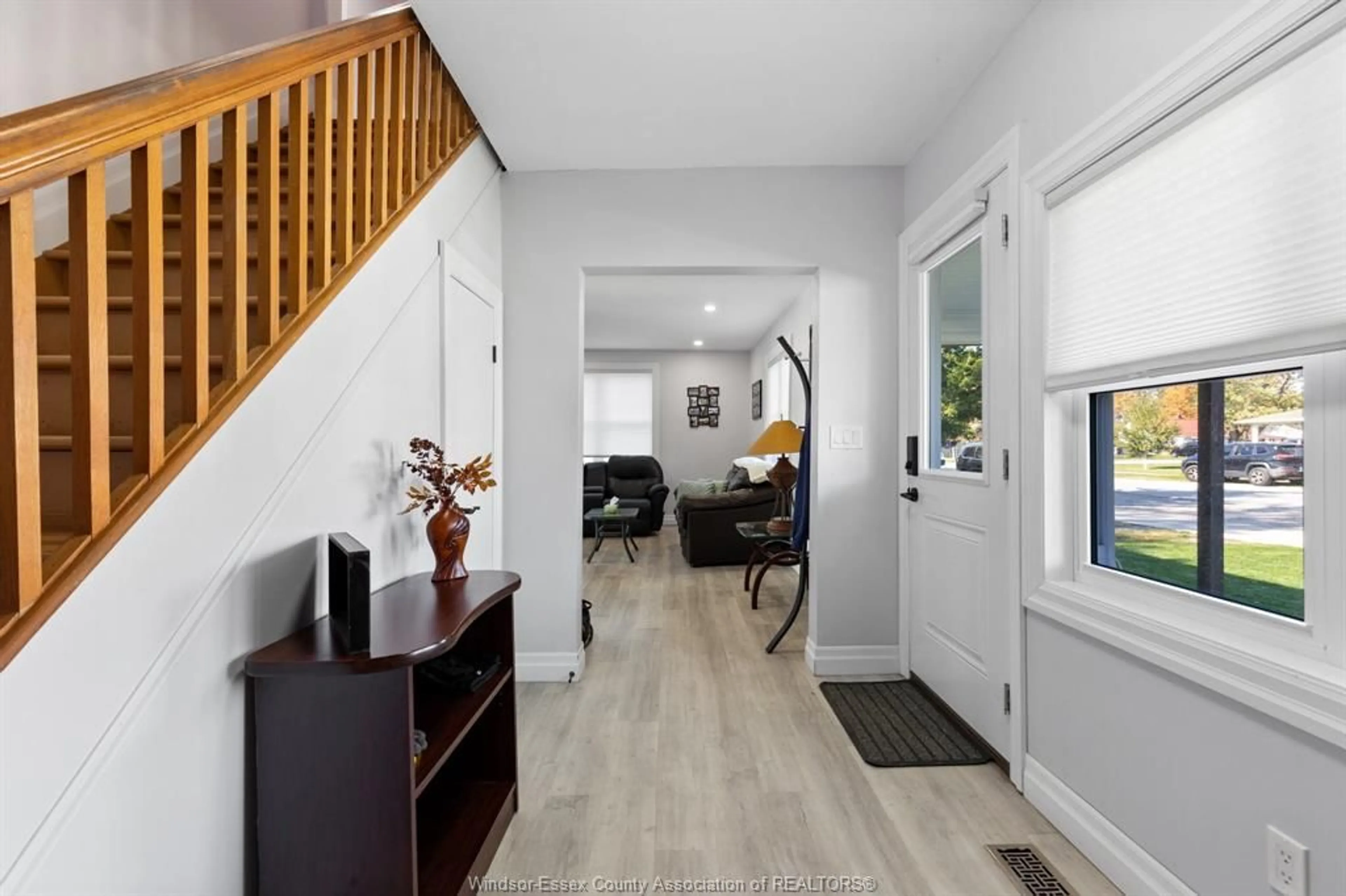 Indoor entryway for 179 SINASAC St, Harrow Ontario N0R 1G0