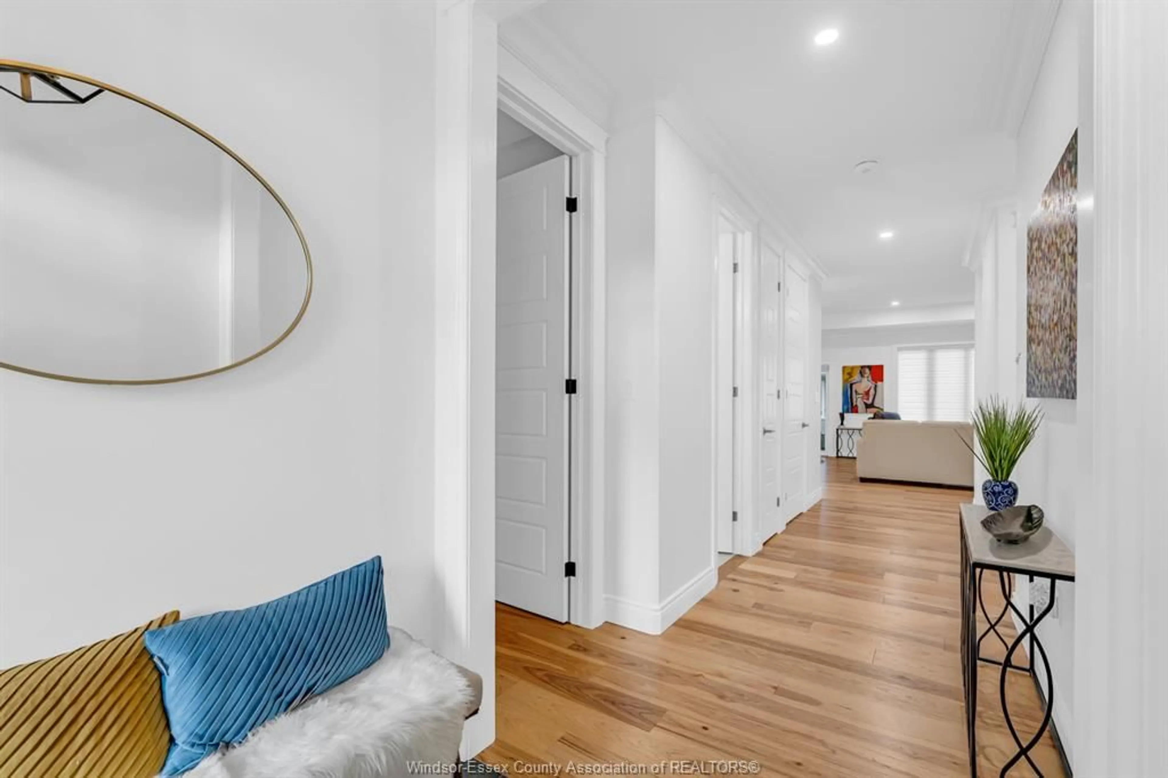 Indoor entryway for 408 MATESE, Lakeshore Ontario N0R 1A0