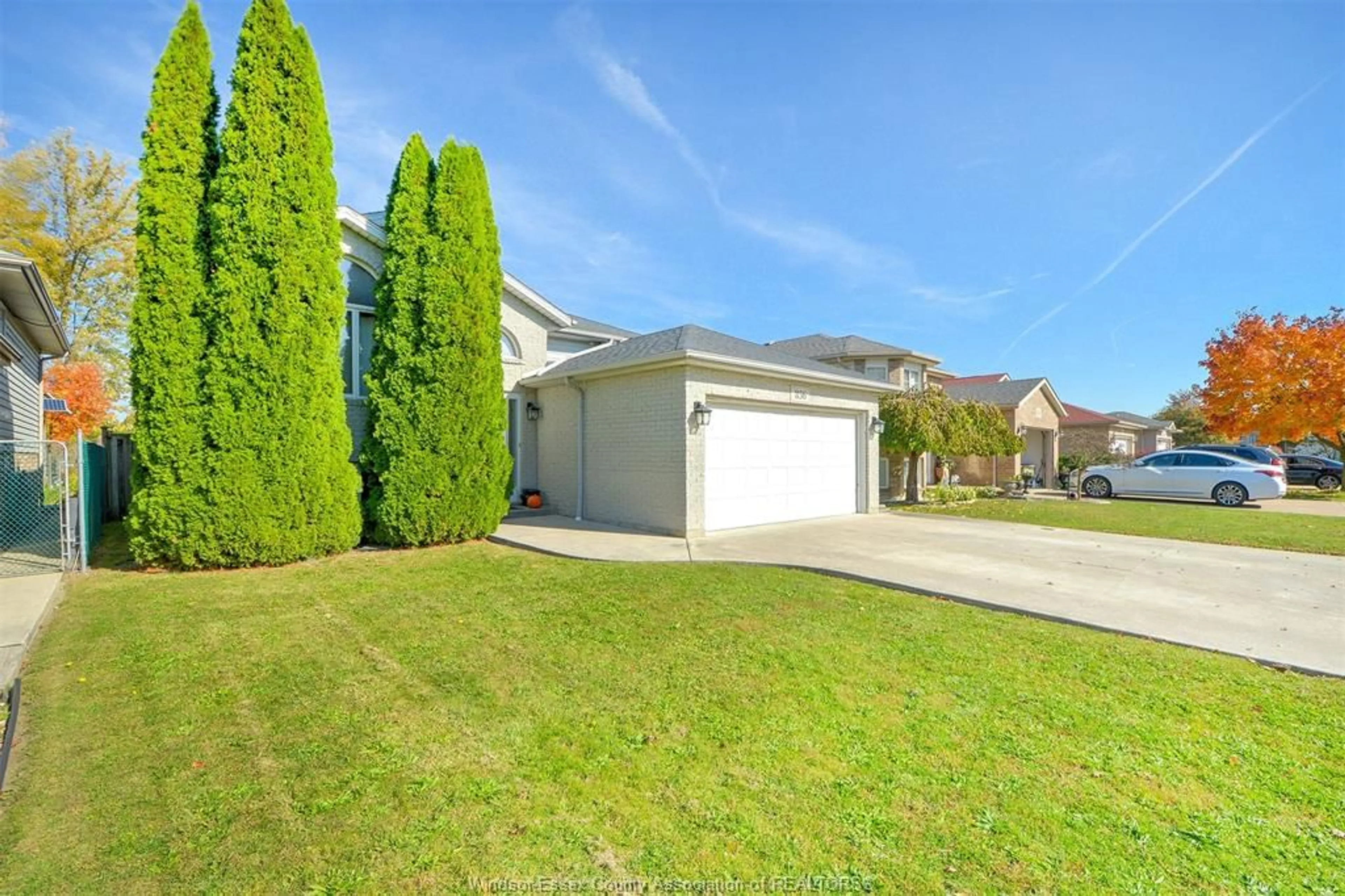 A pic from outside/outdoor area/front of a property/back of a property/a pic from drone, street for 836 Dynasty, Windsor Ontario N9G 2V8